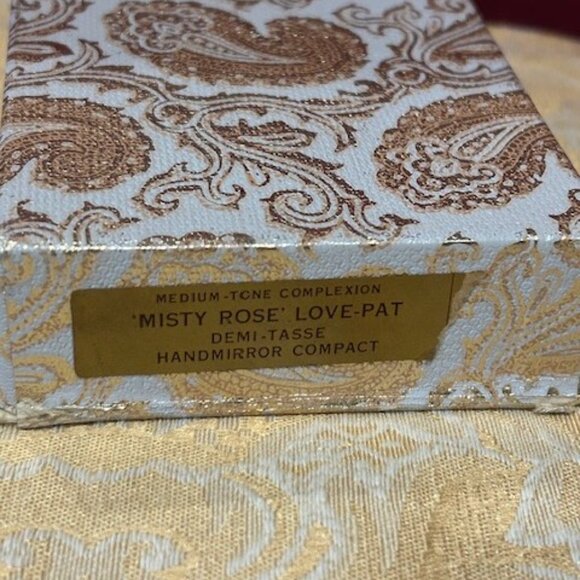 REVLON “Misty Rose - Love Pat” Hand Mirror NEW - COMPACT - Picture 8 of 8